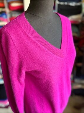 Women's Fuchsia Crewneck Cashmere Sweater